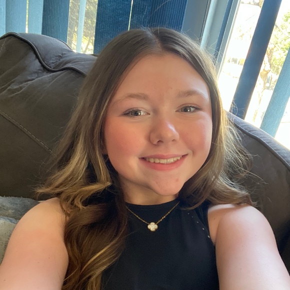 Meet your Posher, Claire - Picture 1 of 1